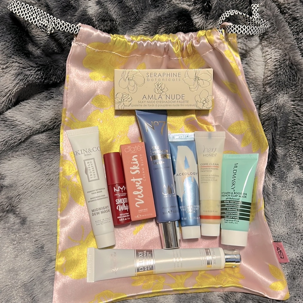 Make Up & Skincare Bundle